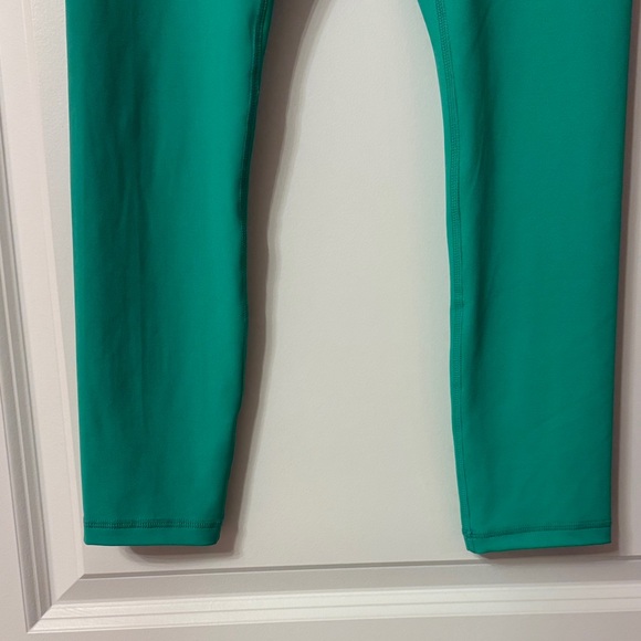 Women’s Zyia Green Leggings - Picture 7 of 7